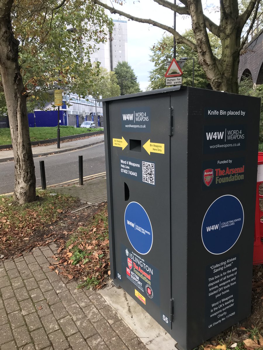 We have a new @Word4Weapons knife-bin at the junction of Hornsey Road and Citizen Road in Highbury West. You can bin blades safely there. Over a thousand knives were deposited in another bin up the road in Tollington in the first 6 months after installation. #LondonNeedsYouAlive