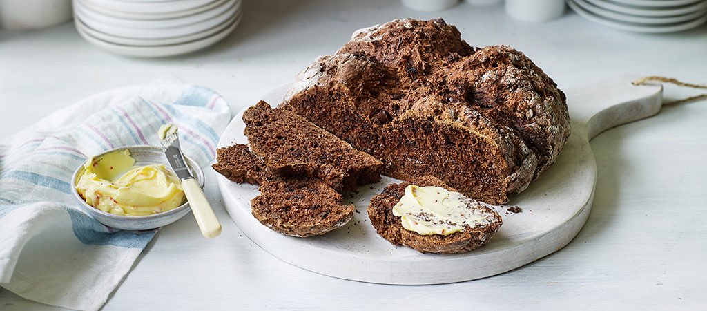 The recipe for my Irish stout and chocolate soda bread is on the #GBBO website (you all know what I mean when I say “Irish stout”, right?! ☘️) thegreatbritishbakeoff.co.uk/recipes/all/ma…