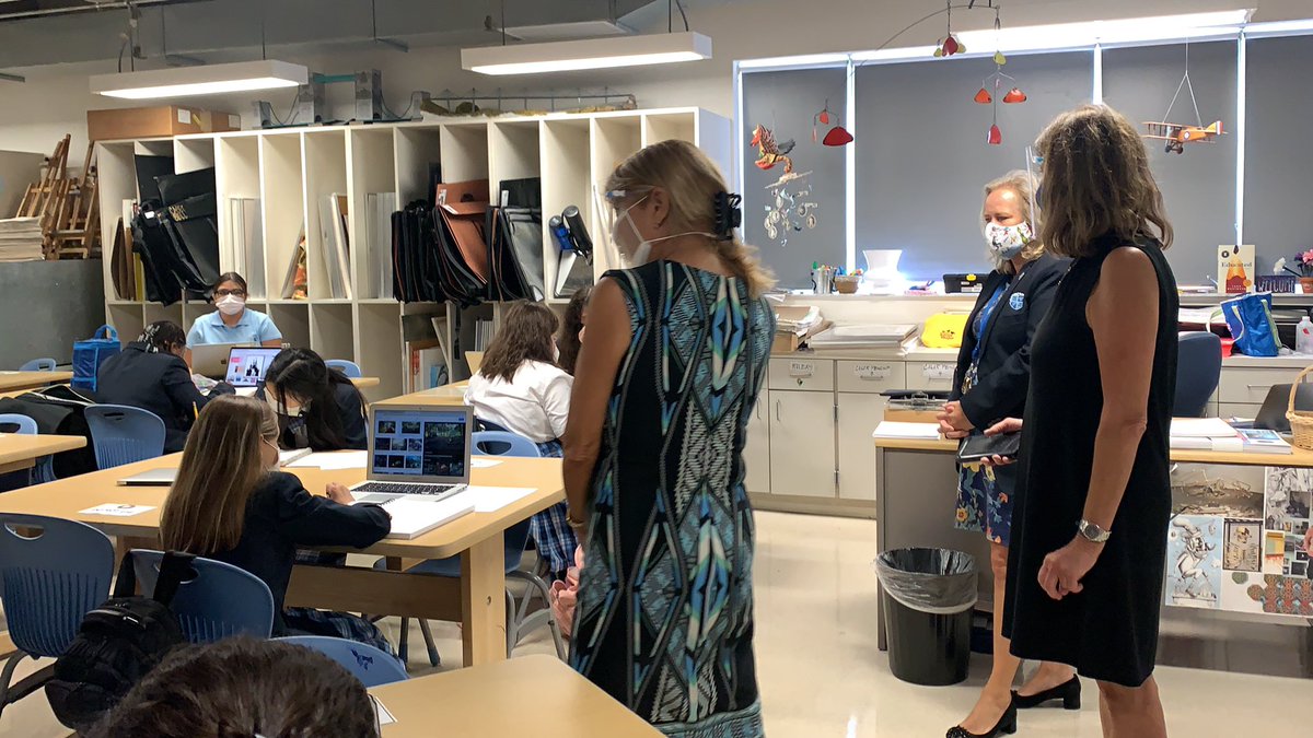 MariTereMDCPS's tweet photo. Thank you to @YWPAMONARCHS teachers, administrators and staff for all your work as you welcomed back the 6th grade Lady Monarchs! The young ladies were eager to safely learn together! https://t.co/VVm0DwyfBz