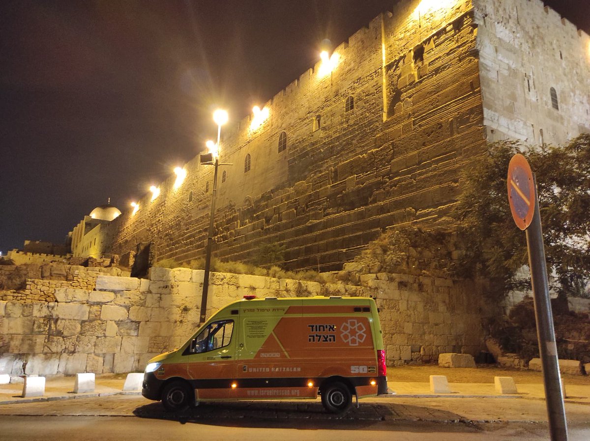 UnitedHatzalah's tweet photo. After getting an emergency call in the old city of Jerusalem, one of our ICU ambulances took a few minutes to visit this place.
#Sukkot #SouthernWall #WesternWall #Jerusalem #TempleMount https://t.co/vMhK11PyBn