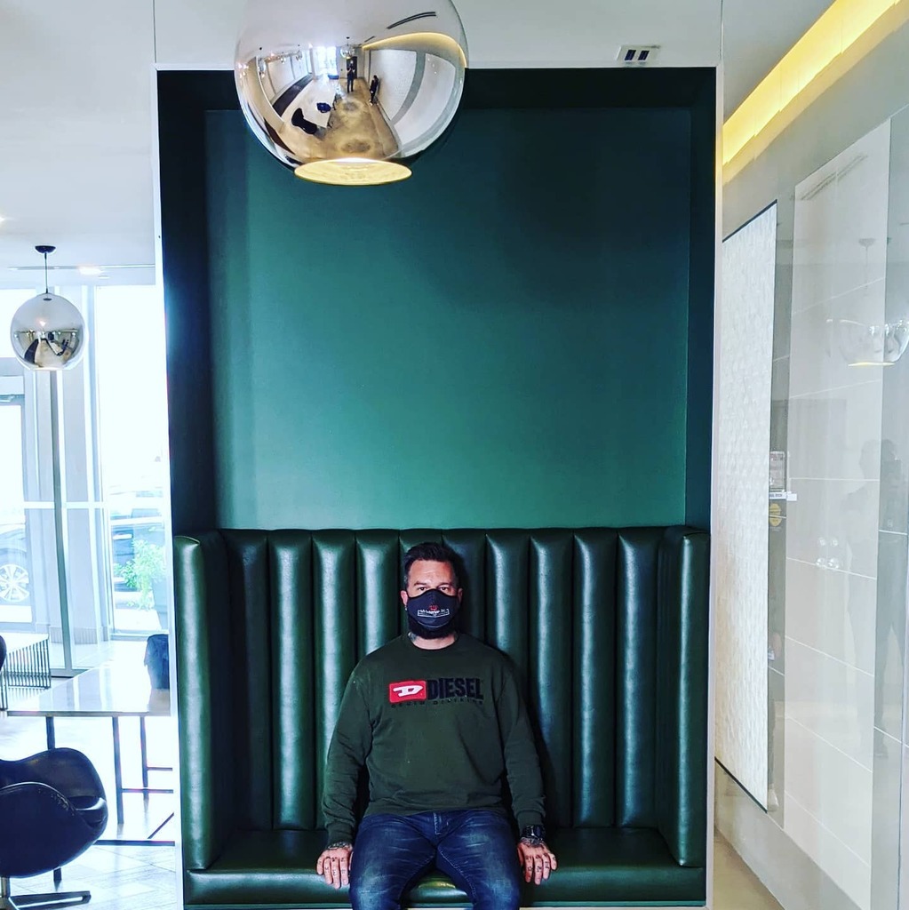 tebInteriors's tweet image. Another channel tufted built-in seat from TEB Interiors Inc.
.
@wolfe_id
. 
Even my sweatshirt is green with envy.
.
.
#green #channeltufted #injectsomeedge #homegasm #interiordesign #design #homedecor #customhomedecor #home #colour #homesweethome #homed… instagr.am/p/CGDZezzJX2a/