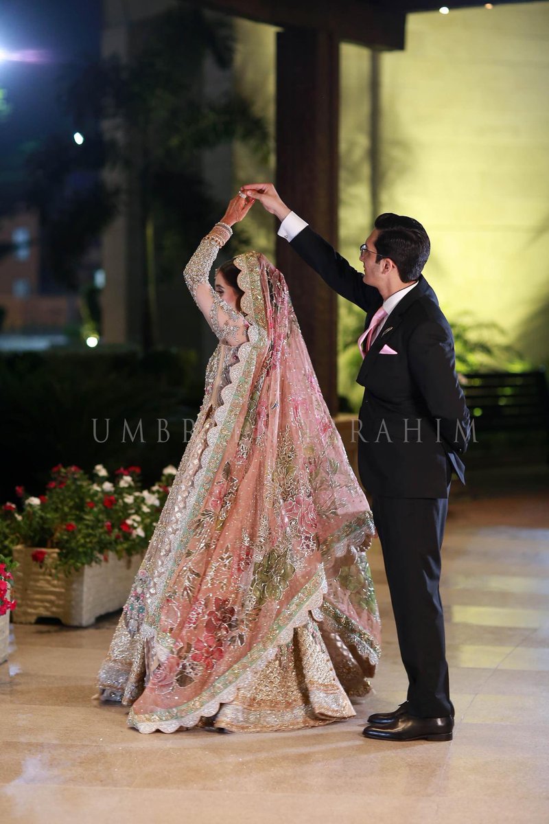 dont like the dress but love the flow of the dress and the pose! | Pakistani  wedding, Asian wedding dress, Pakistani bridal wear