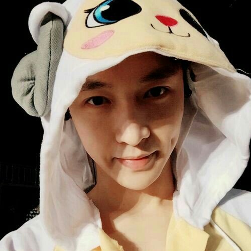 yixing got the best DIMPLE. i am so so inlove with his dimples  #1007LAYDAY #2020LAYDAY #KingLayDay #HappyYixingDay @weareoneEXO  @layzhang