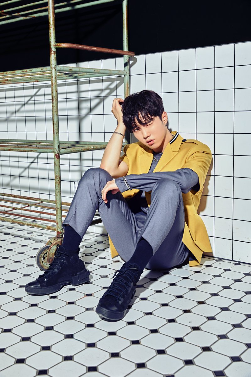 DIA_CRUNCH's tweet photo. [ 비상(飛上) - “Across The Universe��� ]
 
03_ CONCEPT PHOTO #2
#현오 # HYUNOH
 
2020. 10. 20  6PM (KST) Release

#D_CRUNCH #디크런치
#CONCEPT_PHOTO 
#비상 #Across_the_Universe
#20201020_6PM #RELEASE 
#COMEBACK https://t.co/VvCyEKk1BZ
