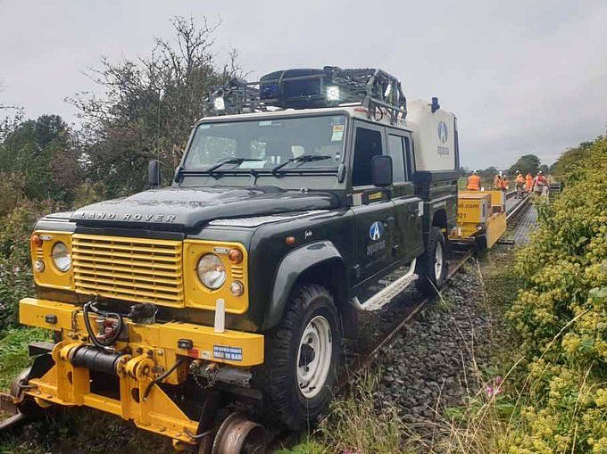 AquariusRail's tweet image. @507stre carrying out some important work at @WensleydaleRail using our R2R4x4 &amp;amp; R2R Trailer. It is fantastic to our vehicles making railway tasks Simple &amp;amp; Safe. 

#Road2Rail2Site #SimpleandSafe