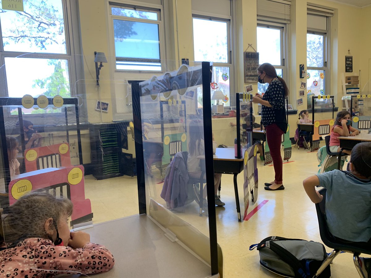 nesposito1229's tweet photo. Mrs. Slovin teaching The Goldberg Gang about our feelings!!   @jmcgahan31 @oceansidelaxmom https://t.co/fc6lNxYXXJ