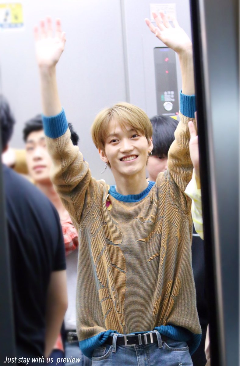 timetoJ_US's tweet photo. 191008 After School Club 퇴근
#온앤오프 #ONF #제이어스 #J_US #이승준 https://t.co/xqhq6XTc0y