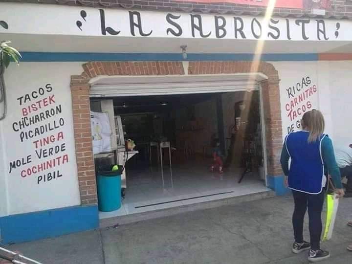 Elinformativooo's tweet photo. 🚨RECOMENDAMOS AL SEÑOR RAFA, UN HOMBRE DE 90 AÑOS PERO DICE QUE TRABAJA CON EL ALMA.

Este señor es un hombre que a sus 90 años se gana la vida como pintor, lo recomendamos para cual quier tipo de trabajo en el área de la pintura.

#anciano #abuelo #viejo #90años #trabajador https://t.co/okT6v6W6kQ