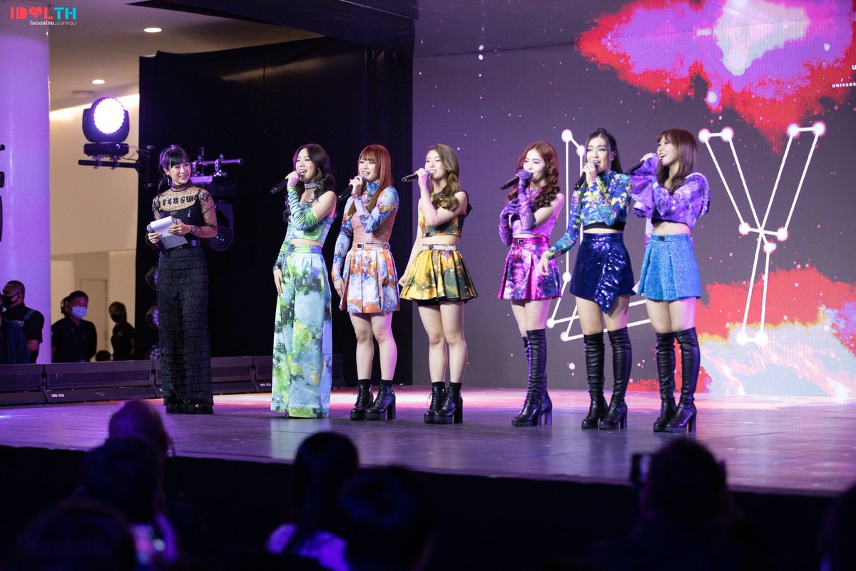 IDOLTHdotcom's tweet photo. LYRA มาแล้ว!! เปิดตัว 6 สาวยูนิตพิเศษจาก Universal Music X BNK48
อ่านข่าวเพิ่มเติมได้ที่ :
https://t.co/eLCCCVRNjN

(3)
#LYRA #LYRADEBUT 
#BNK48xUniversalMusic
#PunLYRA #NoeyLYRA #JennisLYRA #NikyLYRA #FondLYRA #NewLYRA #IDOLTH #IDOLTHDOTCOM https://t.co/f1XXXhb1qF