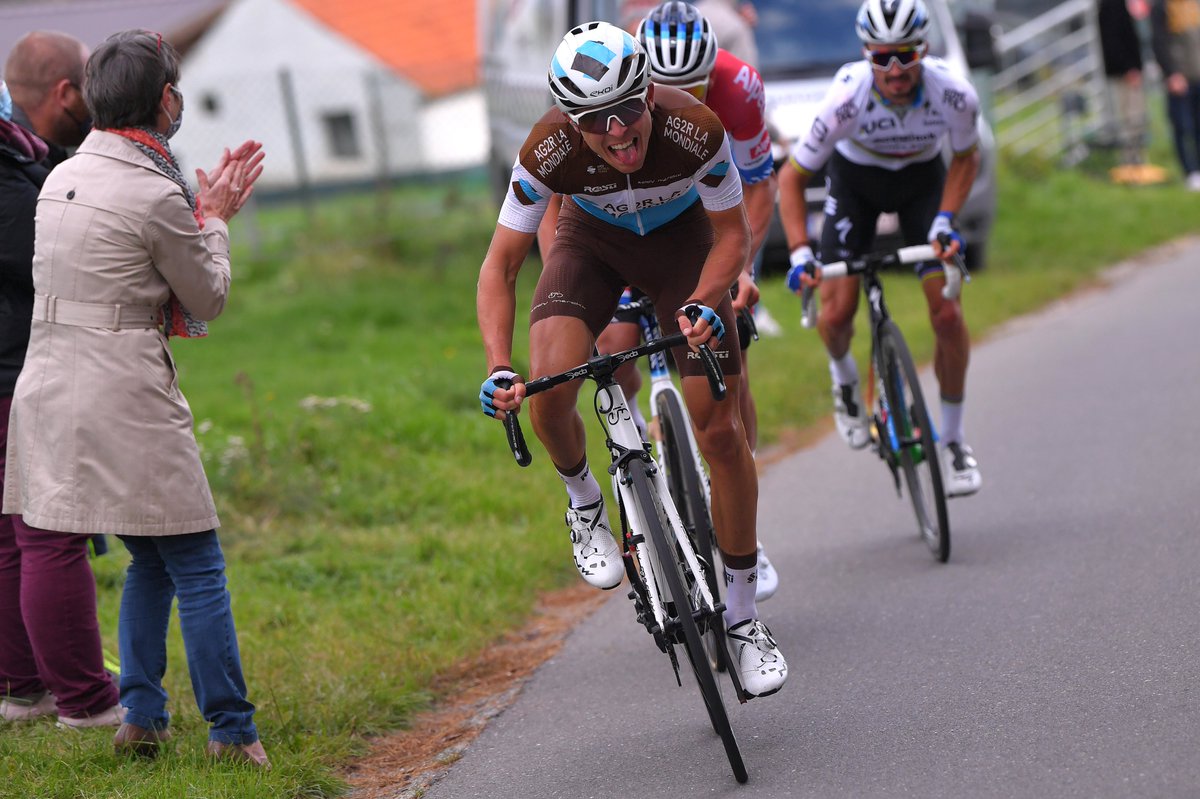 🇧🇪 - <a href="/DeBrabantsePijl/">De Brabantse Pijl</a> 

🥉 <a href="/BenoitCosnefroy/">Cosnefroy Benoit</a> 🥉 derrière de sacrés clients ! Quelle course de Benoit, pas de regrets ✊ ! 

🥉 <a href="/BenoitCosnefroy/">Cosnefroy Benoit</a> 🥉 just behind big names too. Great race Benoit, no regrets ✊!
 
#allezALM - © <a href="/GettySport/">Getty Images Sport</a>