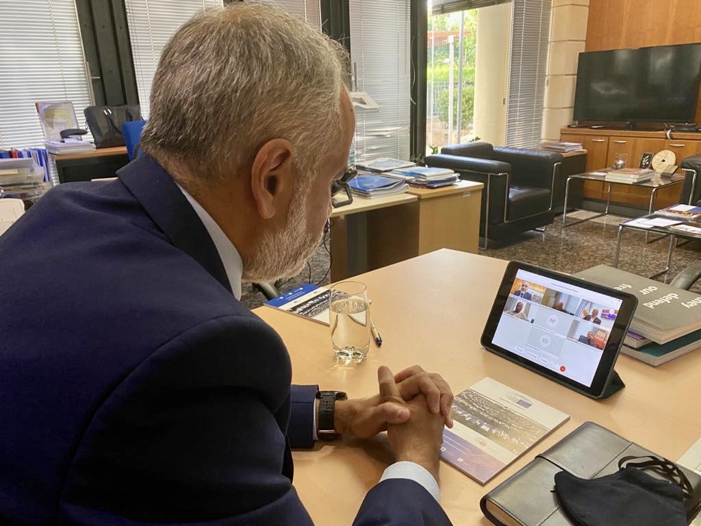 AndreasKettis's tweet photo. Great pleasure welcoming @ #EUHouse in #Cyprus today the Dep. Minister to the President 4 Maritime Affairs. Minister @VDemetriades had a fruitful tele-meeting with the Cypriot MEPs on issues of his portfolio that feature high on #EU agenda. @EP_CYPRUS @Christodulides @CyprusinEU https://t.co/kqYBAnB0mH