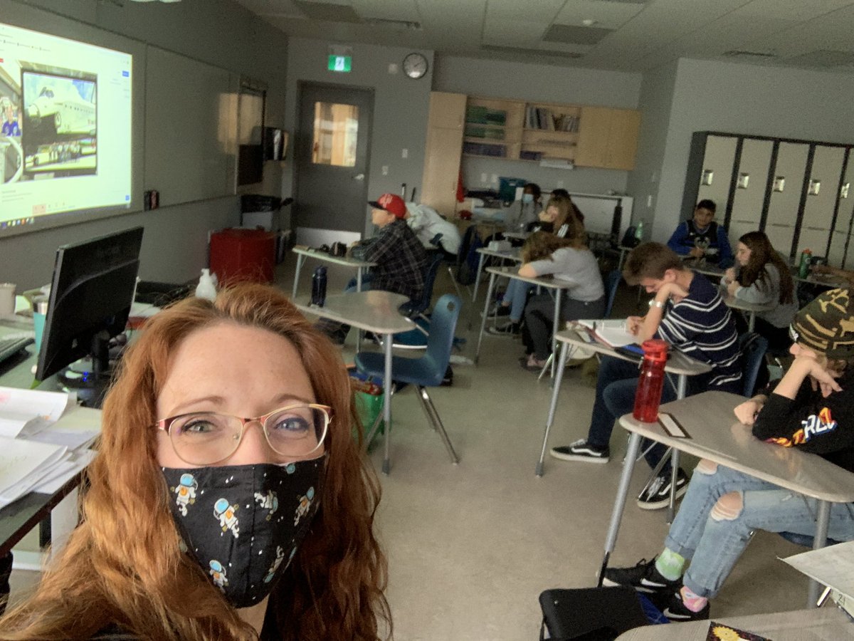 MmeAmandaGreen's tweet image. Sneaking in to @Astro_Nicole w @EBTSOYP session with our in-school @EcoleCVSchool kids for @WorldSpaceWeek!  So inspiring! Thanks Ms Z! 🚀👩🏻‍🚀 @SciJesse @BlackGldSchools @RobertThirsk @Space_Station @csa_asc @SciGeekJulie @CDNSpacegal #WSW2020 #WorldSpaceWeek #WorldSpaceWeek2020