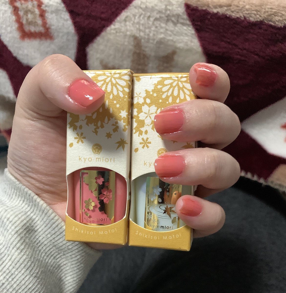 卯月 エパルとさばみそ 四季彩まといネイル つぼみほころぶ 水明り トップコート つぼみほころぶは二度塗りしてから水明り 塗りました 四季彩まといネイル つぼみほころぶ 水明り 卯月 エパルとさばみそ 四季彩まといネイル つぼみほころぶ 水明り トップコート つぼみほころぶは二度塗りしてから水明り 塗りました 四季彩まといネイル つぼみほころぶ 水明り