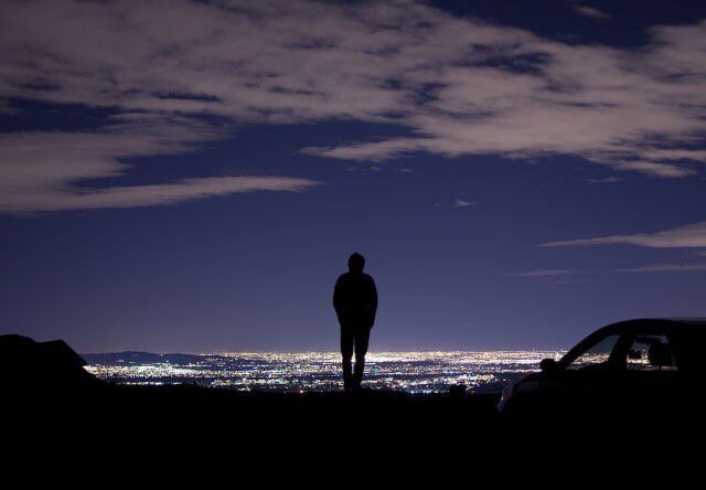 " كلما ارتفع تقدير الشخص لذاته، اختفت من حياته الغيبة .. السخرية من الآخرين .. الغيرة والحسد .. مقارنة نفسه بالآخرين سلبياً "❤