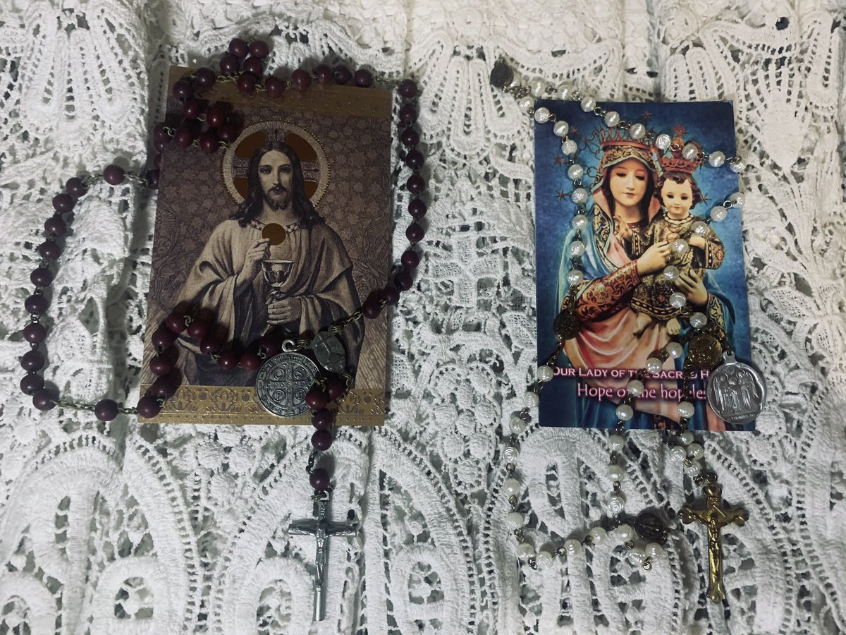 CerimoniereMigz's tweet photo. #shareyourrosarychallenge is trending today, feast of Our Lady of the Holy Rosary.

Share yours, AND pray yours TODAY (and everyday)

#rosaryview #breviaryview https://t.co/35lvm7upzP