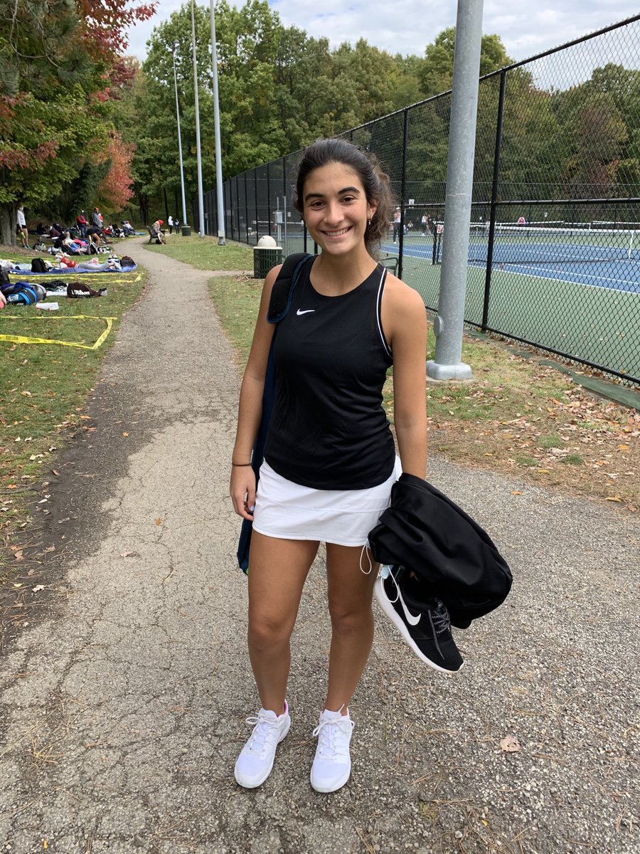 Isabella Martin ‘22 wins second round match against West G 6-2, 6-1