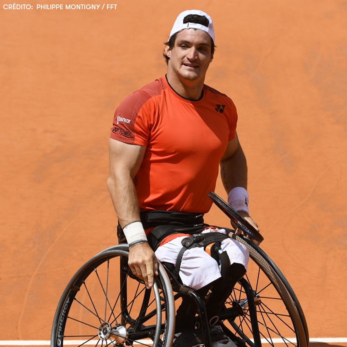 ESPNtenis's tweet photo. ¡GRAN DEBUT DE GUSTI FERNÁNDEZ! 🇦🇷

El Lobito se impuso por doble 6-3 ante Gordon Reid y está en las semifinales de #RolandGarros, donde enfrentará a Houdet o a Hewett. 🧱

#RGxESPN @gustifernandez4 https://t.co/eGLrt2LmIx