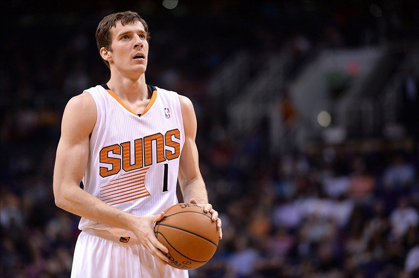 It’s February 2015. Goran Dragic is a member of the Phoenix Suns. He’s coming off of averaging 20.3ppg and 5.9 assists, making an All NBA team. He’s in the middle of another good season, but it’s a contract year. He tells the Suns organization he won’t be returning