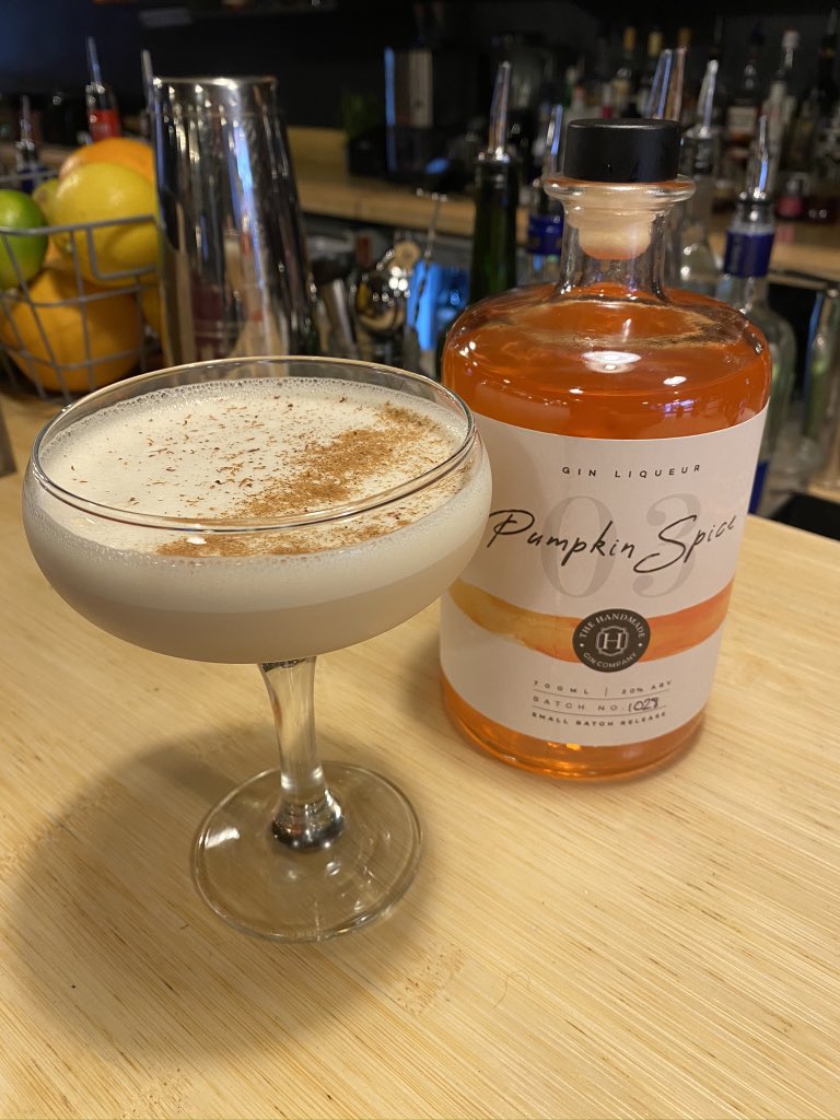 chapterbar's tweet image. It’s also happy hour until 7pm (2 for £12 on any of our cocktails!) #happyhour #caversham #reading #rdguk #cocktails