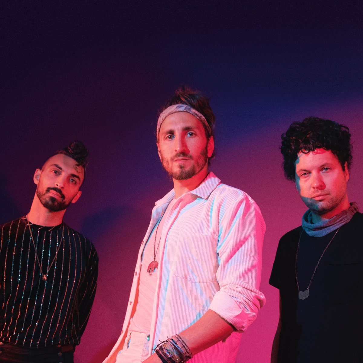 Pine over your crush with @MagicGiant’s upbeat new track “Outta My Head.” 🥀 Lyric video out now!