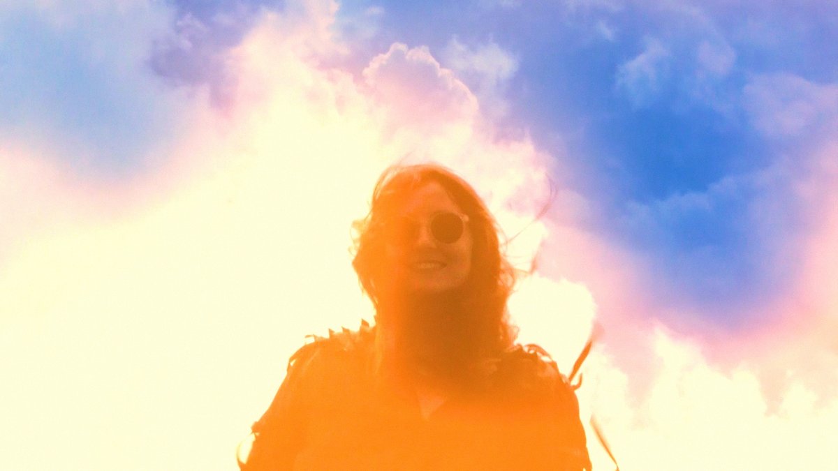 Big thank you to <a href="/CBCIsmaila/">Ismaila Alfa</a> and <a href="/metromorning/">Metro Morning</a> for playing my new song "Heaven" on this morning's show ❤️ been a fan of Metro Morning for years, so this was a very surreal moment 😍 #CBC #CanadianMusic 
@DarlingRecords  <a href="/cbcradio/">CBC Radio</a>