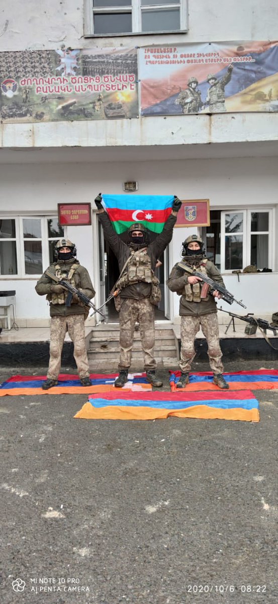 APA_agentliyi's tweet photo. AZƏRBAYCAN BAYRAĞI CƏBRAYILIN MƏRKƏZİNDƏ 🇦🇿🇦🇿🇦🇿

#kharabakhisazerbaijan #qarabağazərbaycandır https://t.co/pPhFaarQ3H