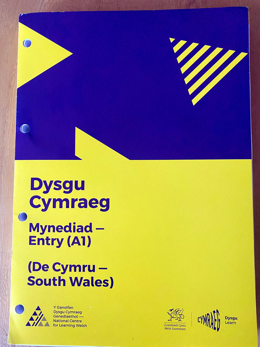 5 year degree course is over. Next challenge: cymraeg! 🏴󠁧󠁢󠁷󠁬󠁳󠁿🤓