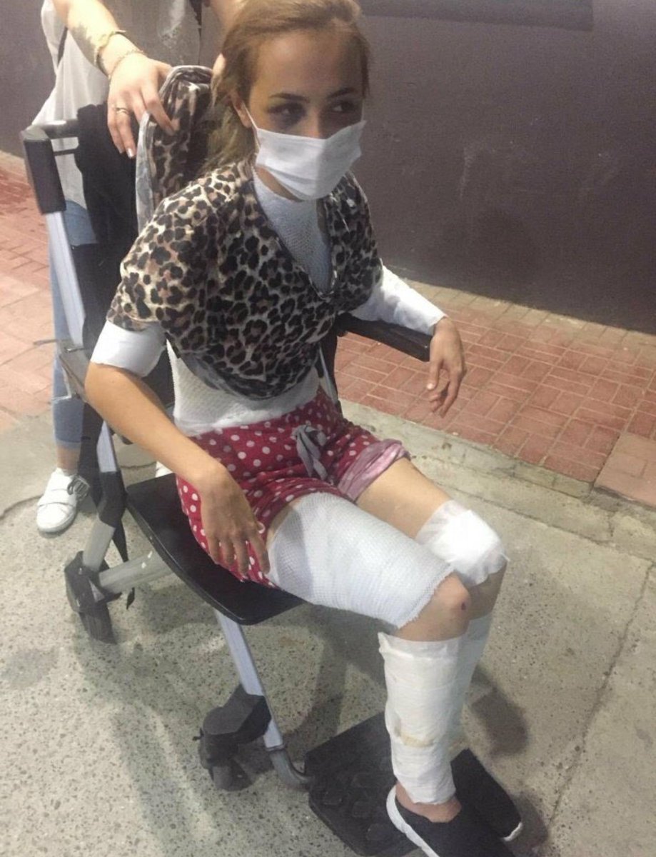 Twitter Türkiye gündeminde 4. sıradayız, hep beraber Eda’nın sesi oluyoruz!

Twitter Adalet Sarayı’ndan sonuç bekliyoruz!

#MertAkınTutuklansın
#EdaİçinAdalet