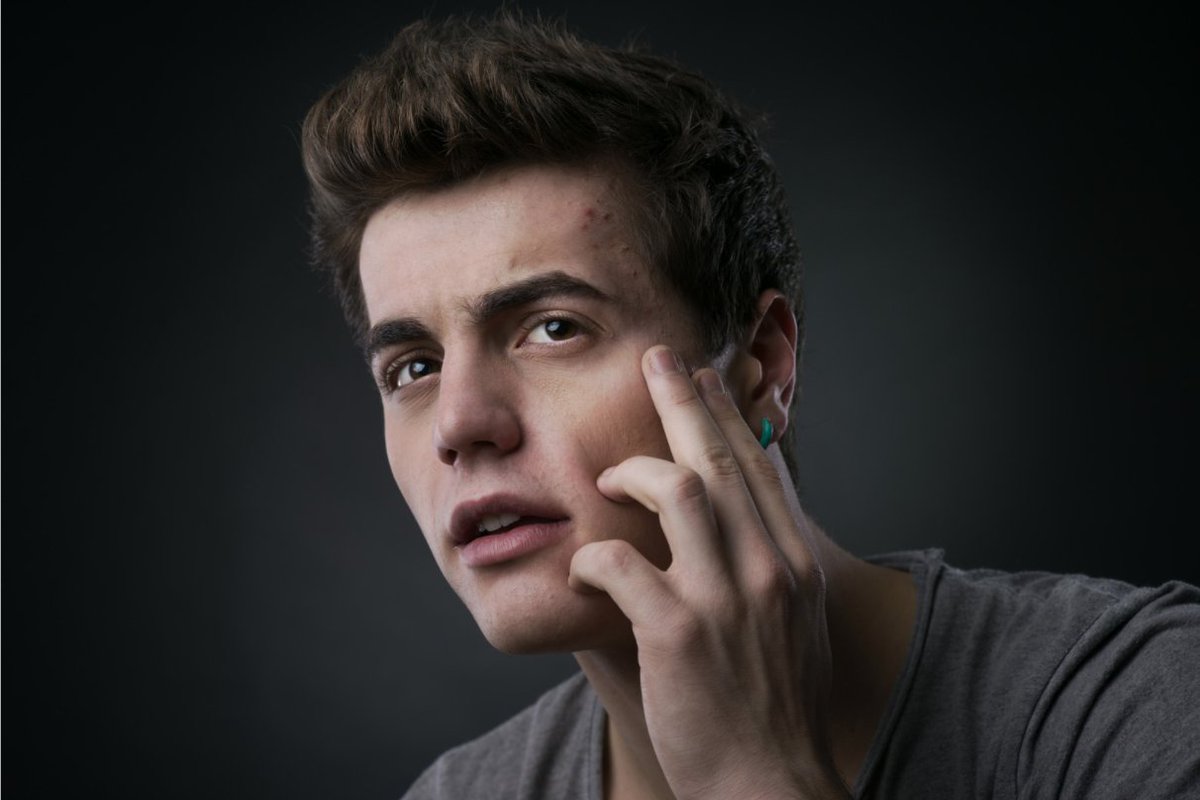 Fun fact: Male skin is 25% thicker with more collagen than female skin. Although thicker skin appears fuller and more plump, it also tends to be more resilient which can leave it feeling dry and rough. #malegrooming #hommage #maleskincare #skincareformen