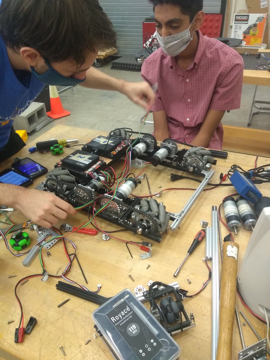 vistaridge7797's tweet photo. Starting off the season #ftc #robotics #vrhs https://t.co/wm2us1IsQ8