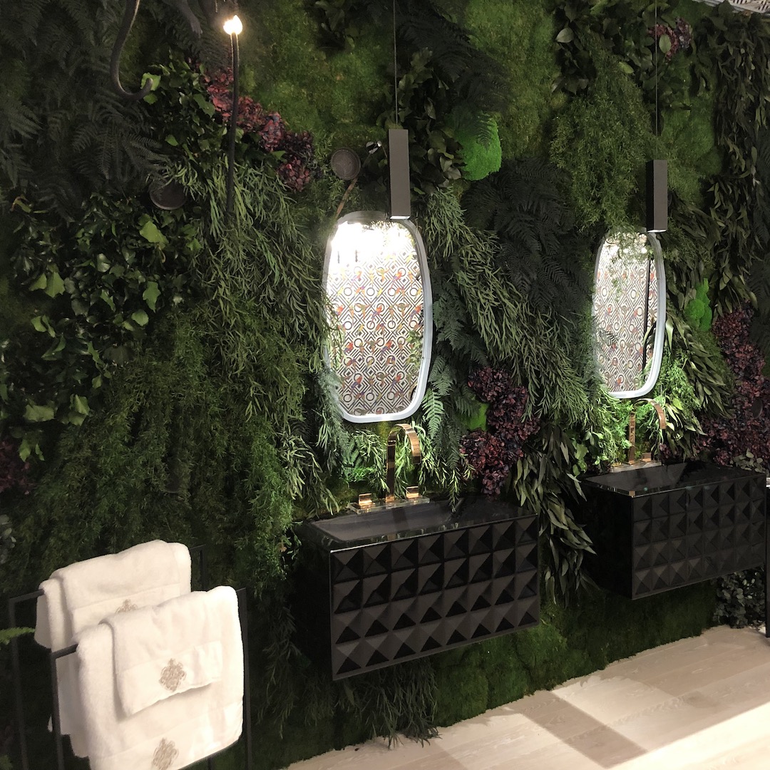A breathtaking showing at the Marbella Design Expo in Spain! @stars_audiovisual did beautiful work with this magical bathroom display. Sonance Garden Series speakers were disguised within this gorgeous greenery.
#sonancebeyondsound #marbelladesignexpo #españa #designedtodisappear