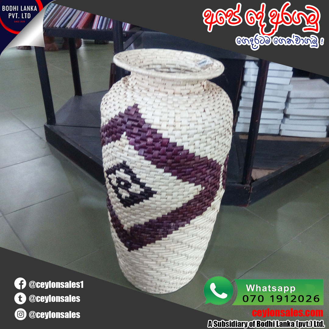 CeylonSales's tweet photo. පරිසර හිතකාමී දේශීය නිෂ්පාදන රැසක් අප සතුව ඇත. නිවාඩු පාඩුවේ ඔබට අ���ැසි දෑ තෝරාගෙන ඇණවුම් කරන්න. රජයේ නියෝගවලට අනුකූලව, සෞඛ්‍යාරක්ෂිතව එම භාණ්ඩ ඔබ වෙත ලබාදීමට අපි කටයුතු කරන්නෙමු. 
#ගන්නඅපේදේSL #CeylonSales #MadeInSrilanka
WhatsApp: +94701912026
*Conditions Apply https://t.co/8cLeVfMbNp