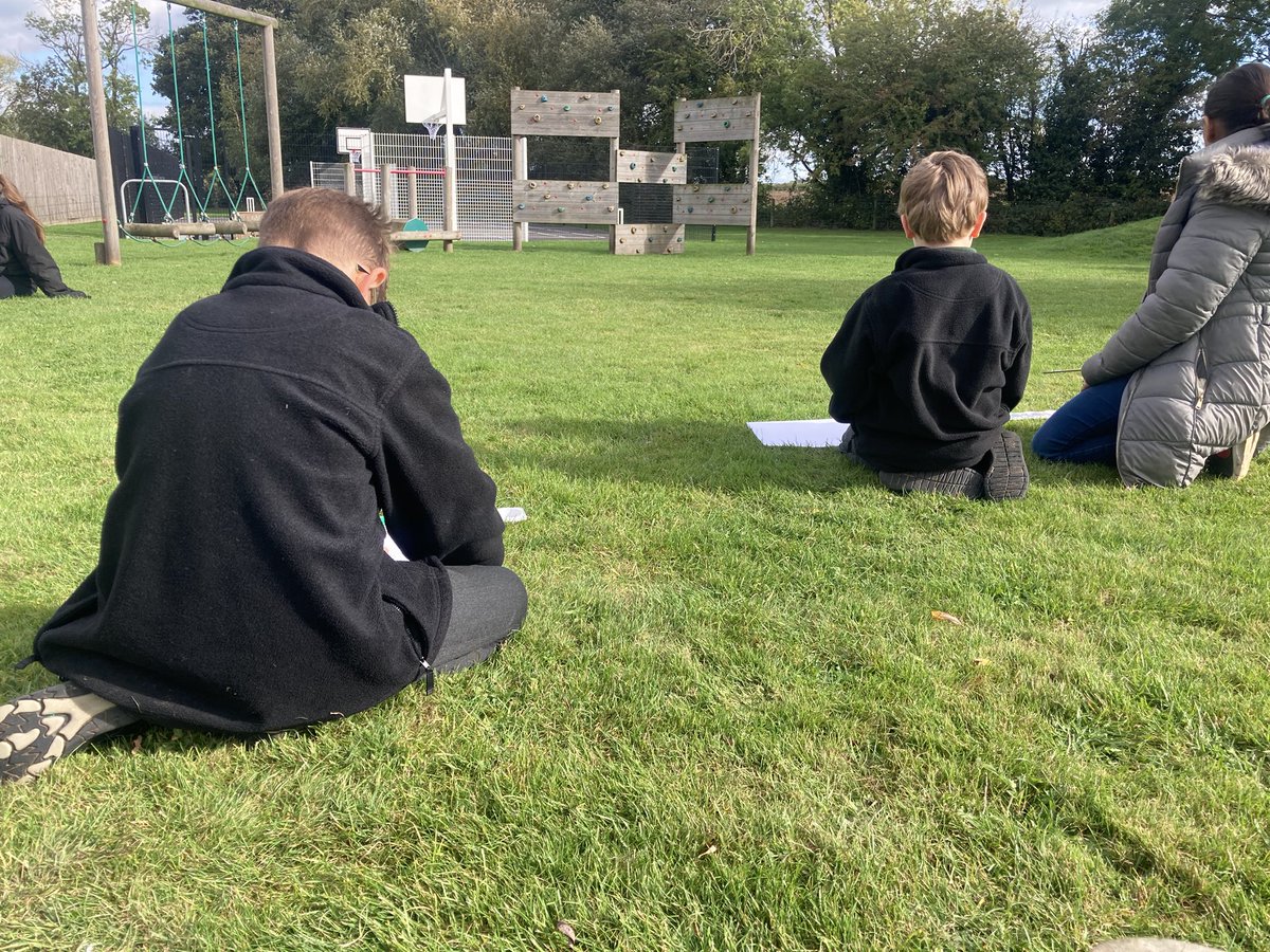 mvfsweb's tweet image. We looked at our school on Google maps and were amazed to see it when it was a farm house. We talked in great detail about how much our school has changed and then chose an area of school to draw and paint. #Class2 #Geography #OurLocalArea