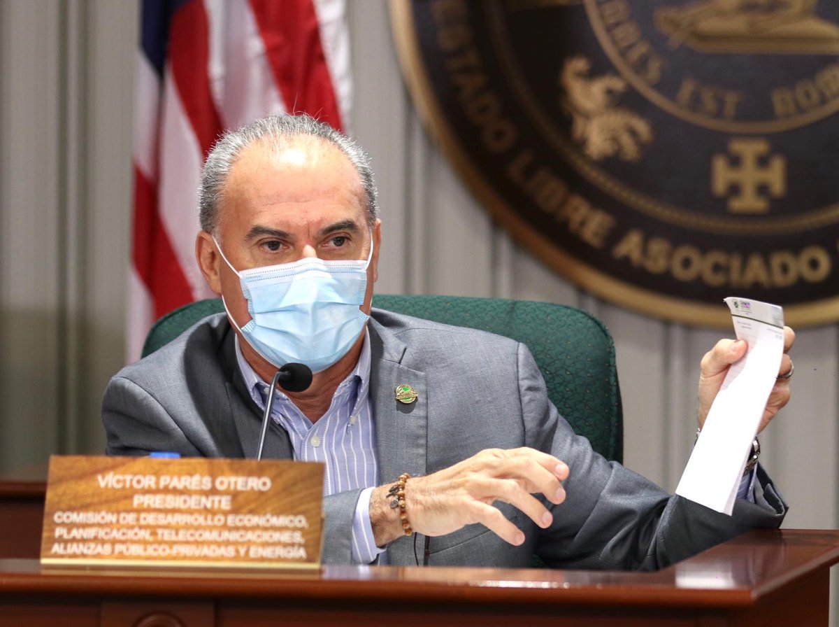 En la audiencia de la Comisión de Energía participa el presidente del <a href="/EnergiaNEPR/">Negociado de Energía de Puerto Rico</a> Edison Avilés, junto a comisionados del Negociado, como parte de la investigación sobre la implementación de las leyes que ordenan la transformación y reconstrucción del sistema eléctrico de PR.