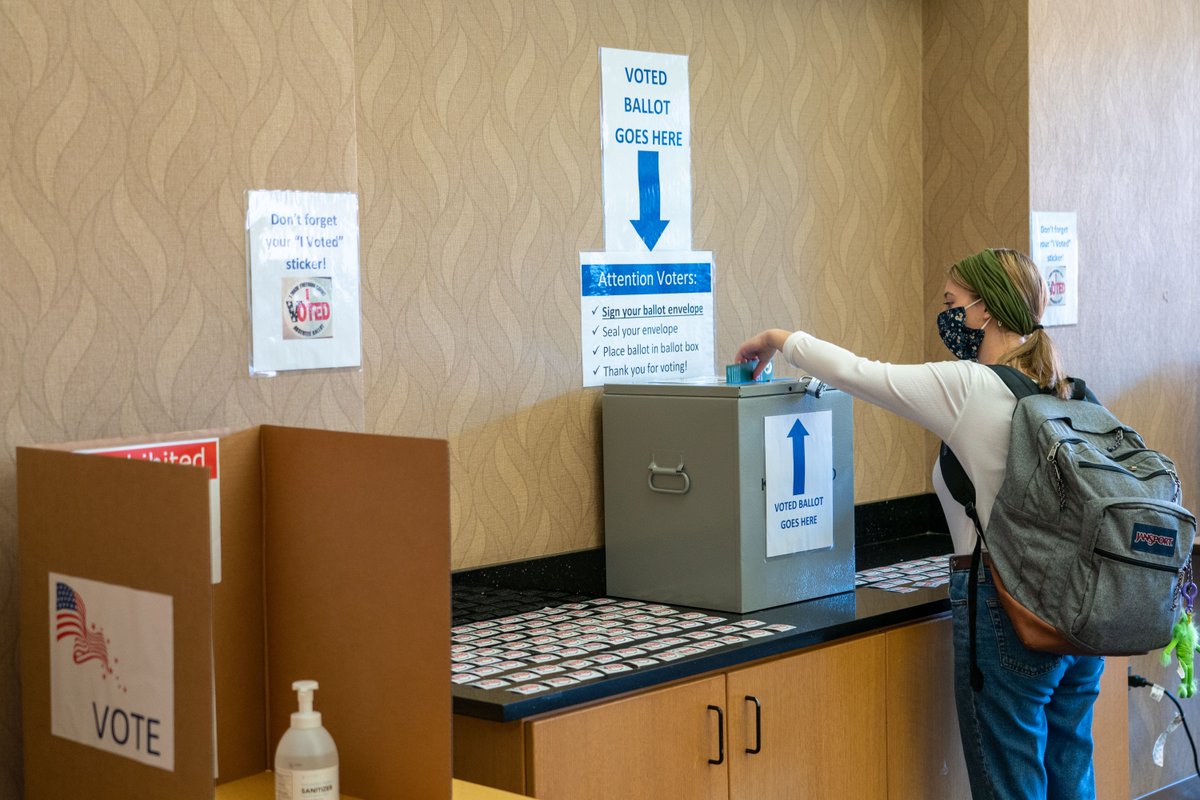 WesternMichU's tweet photo. Thanks to the @kalamazoocity Clerk's Office, if your primary address is in the city, you can now head to the 1st floor of the Bernhard Center to cast your ballot for the 2020 election. #BeHeardBroncos #WMUVotes @WMU_WeVote https://t.co/pElTJGQhaZ