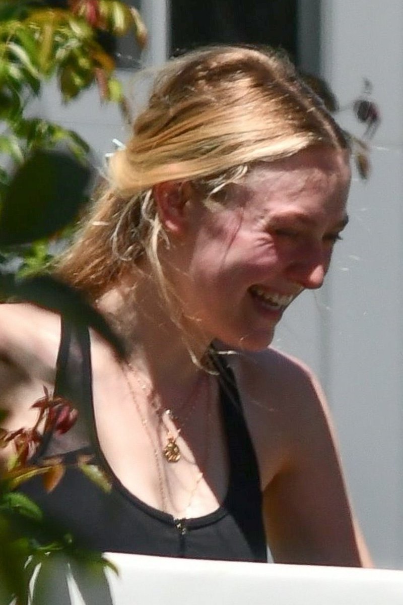 Dakota. (@hdakctafanning) on Twitter photo 