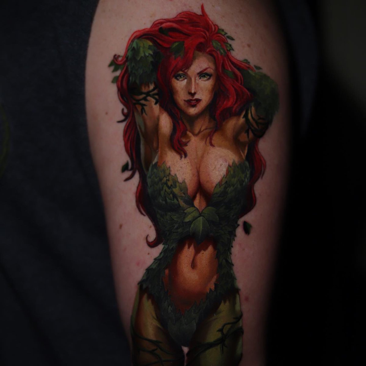 I love doing portraits!🥳   Batgirl from  Teen Titans in her new fall look.

#dccomics #poisonivy #poisonivytattoo #batmantattoo #portraittattoos #comictattoo