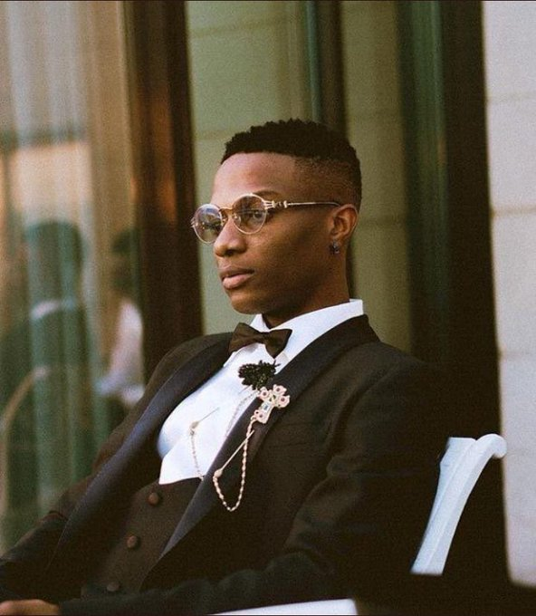 75Kobo's tweet photo. #ondisday #07October2020 @wizkidayo is a real whiz kid(genius). An activist too😌. He even had the time to demand that a friend vote in 2015, notwithstanding the disappointment of not doing so because of a show. The election had been postponed.
https://t.co/mhgTNgNwBj https://t.co/mu04foxaBO