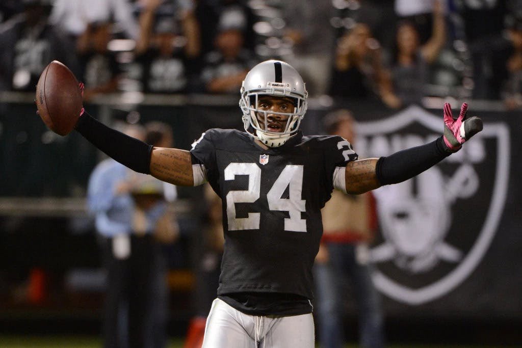 Happy Birthday to the Charles Woodson, hopefully the Raiders can  gift wrap a win in KC this weekend 