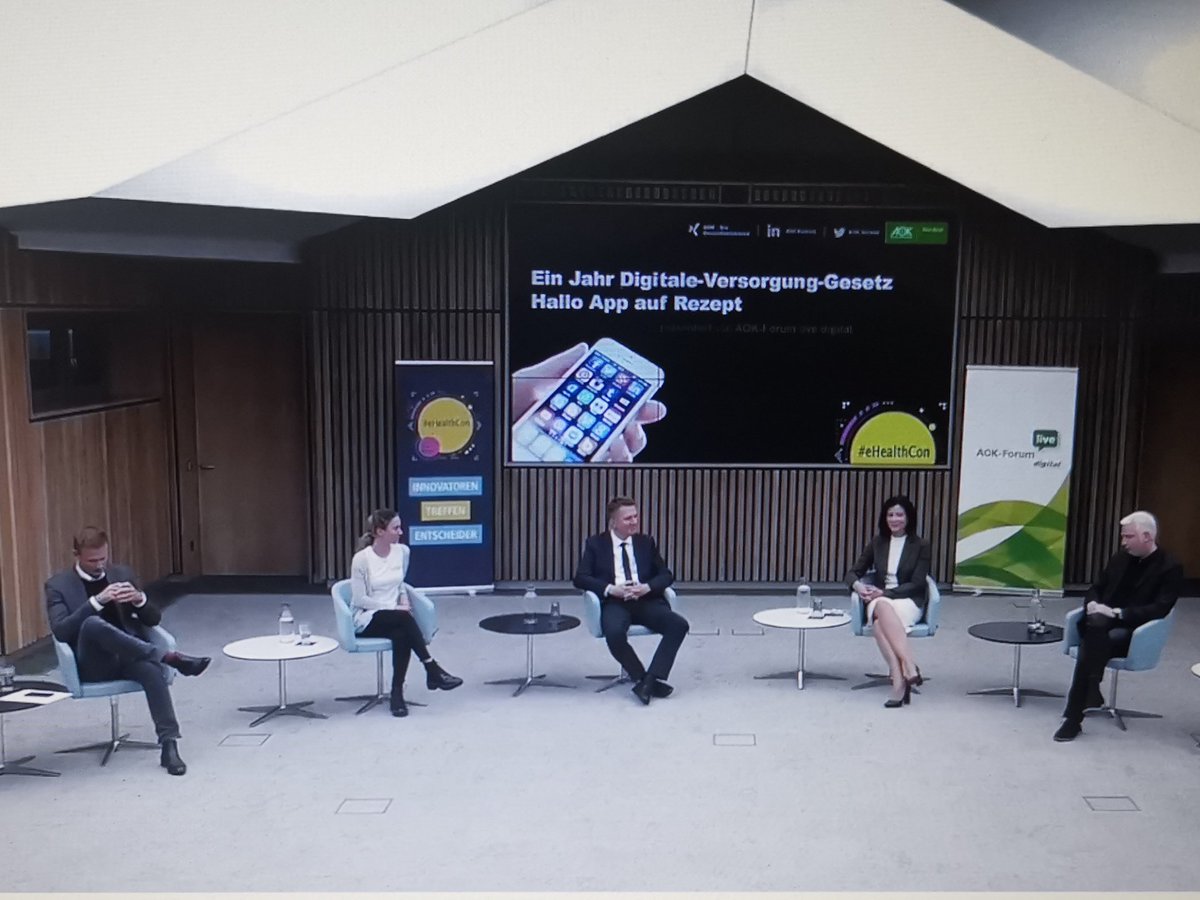 PA_Gesundheit's tweet photo. "Bezieh Deinen Behandler mit ein" Daniela Teichert @AOK_Nordost will den Arzt bei Gesundheits-Apps #DiGA nicht außen vor lassen. #eHealthCon der @AOK_Nordost https://t.co/HgK5qC1HBG