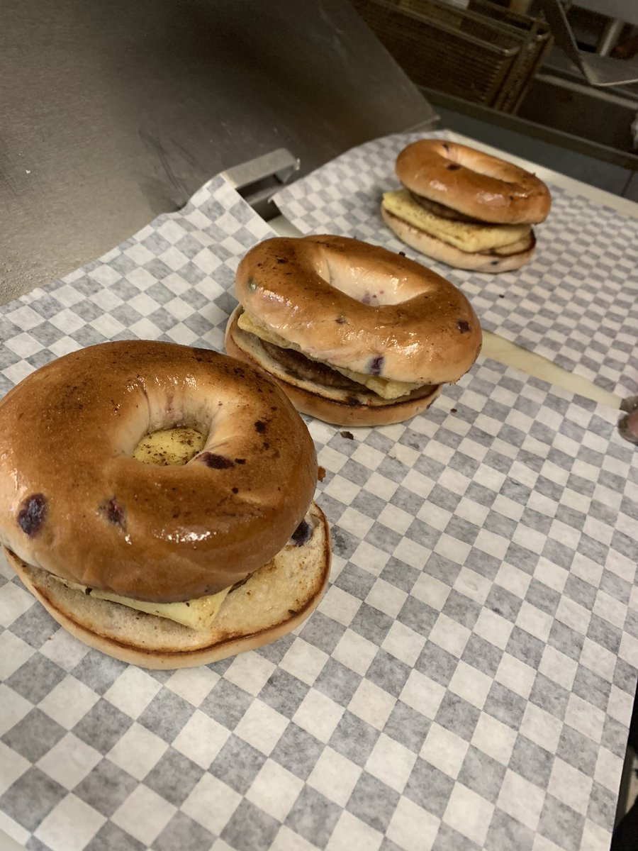 the_dream98's tweet photo. Would you try a breakfast bagel from @oopsallvegan ?👀 https://t.co/WRYLhL1Wy9