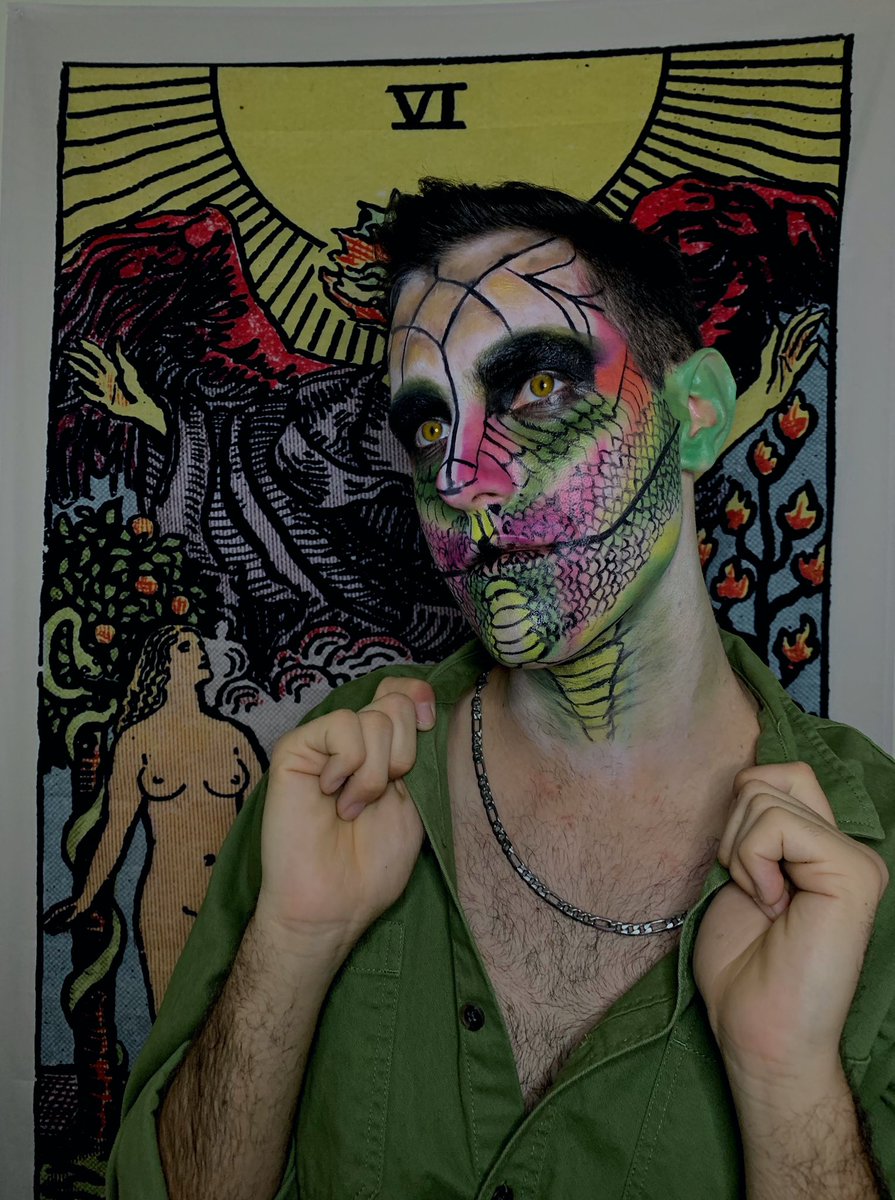 natellaluna's tweet image. 🐍🖤✨