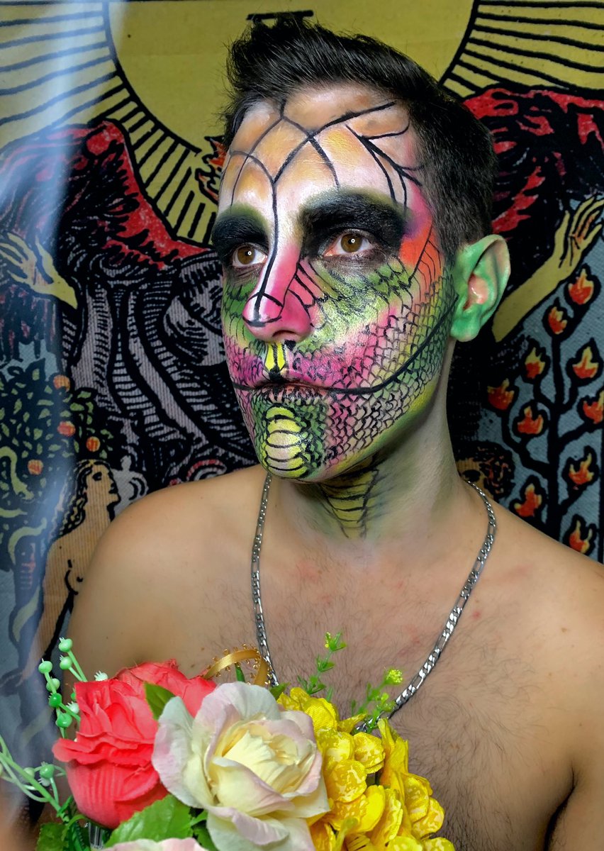 natellaluna's tweet image. 🐍🖤✨