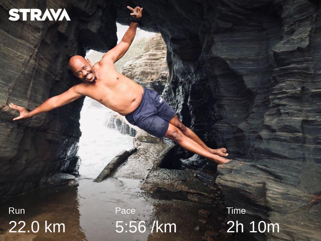 dubsphiwe's tweet photo. Nothing as great as doing an evening run, Robert Broom Drive is rough but we like it #RunChat #RunWithTumi https://t.co/0Qr2vOPK15