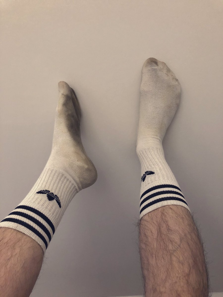 TheKinkArmy's tweet photo. 🧦💨 #whitesocks #sniffmysocks #dirtysocks #malefeet #feetwhorship #sockmaster #Socktober #malesocks https://t.co/qI4zxw1rY2