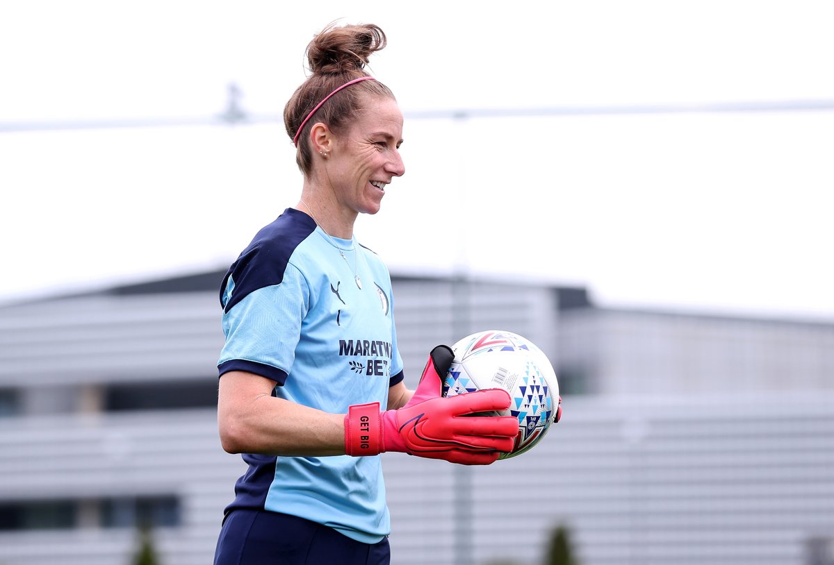 ManCityWomen's tweet photo. How good is it to see @klbardsley in the starting XI tonight?! 🙌

🔷 #ManCity https://t.co/eXt9kzq7SE
