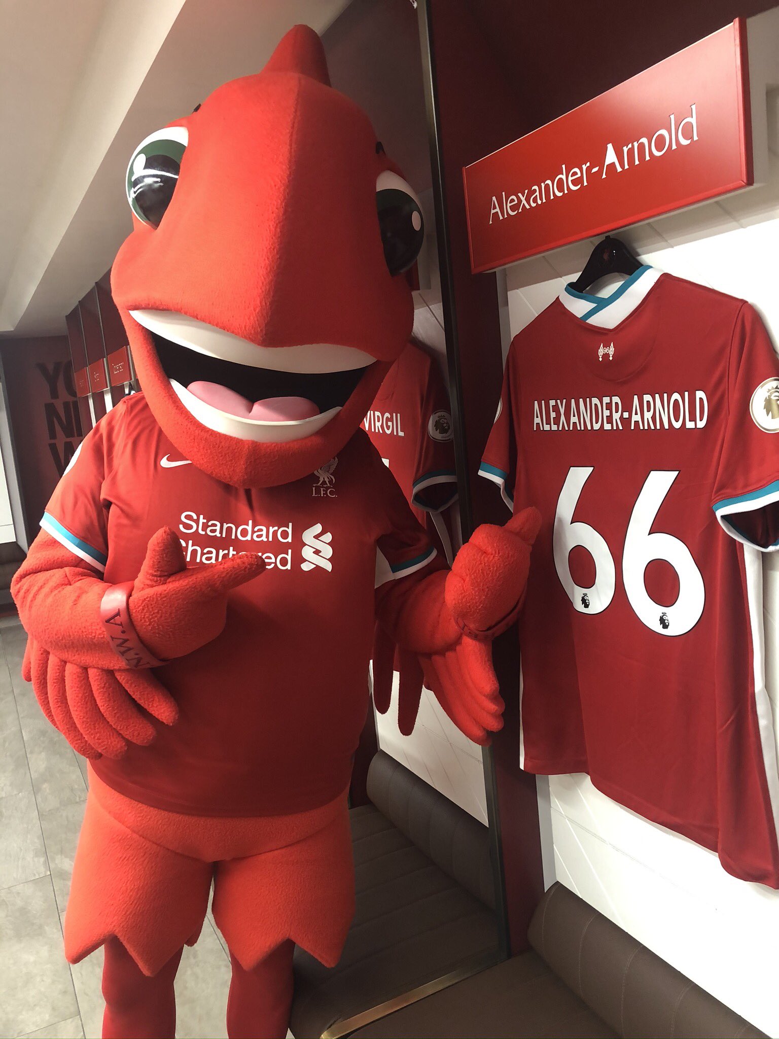 HAPPY BIRTHDAY  Hope you have both had a boss day & Sami Hyypia 