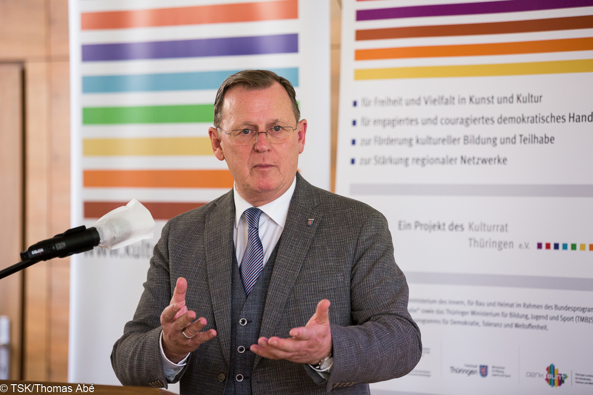 thueringende's tweet image. MP @bodoramelow würdigte heute die Demokratiearbeit in der Thüringer Kunst- und Kulturlandschaft im Grußwort zur Auftaktveranstaltung der Projekte „hier zuhause? 900 Jahre jüdische Geschichte(n)&quot; sowie dem Demokratie-Projekt „#PARTHNER&quot; auf dem Landgut Holzdorf der @diakonie.