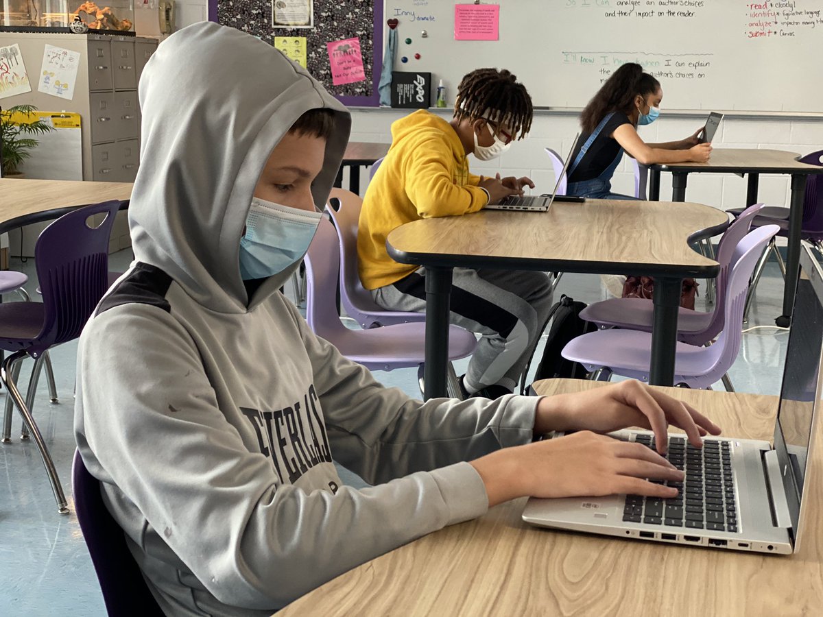 AddisonGDavis's tweet photo. What a pleasure watching 3DE students at @ChamberlainHigh kick off their latest case study. This program challenges our learners’ cognitive demands and pushes them to be prepared for college and the workforce. Thank you @JATampaBay for your incredible partnership. https://t.co/5tkcEaPdFd