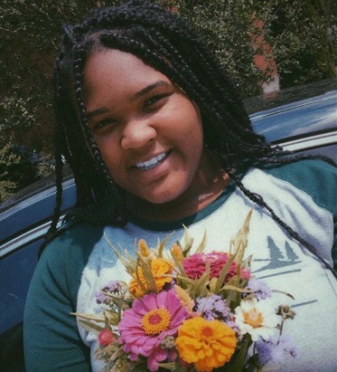 I'm handing my IG to Makayla Jordan, a volunteer w/ Students Demand Action (<a href="/studentsdemand/">Students Demand Action</a>) in Birmingham, Alabama. She’s going to share with us about #DemocracyDemandsAction—a new initiative from <a href="/everytown/">Everytown</a> that supports every voter’s right 2 cast their ballots on Election Day.